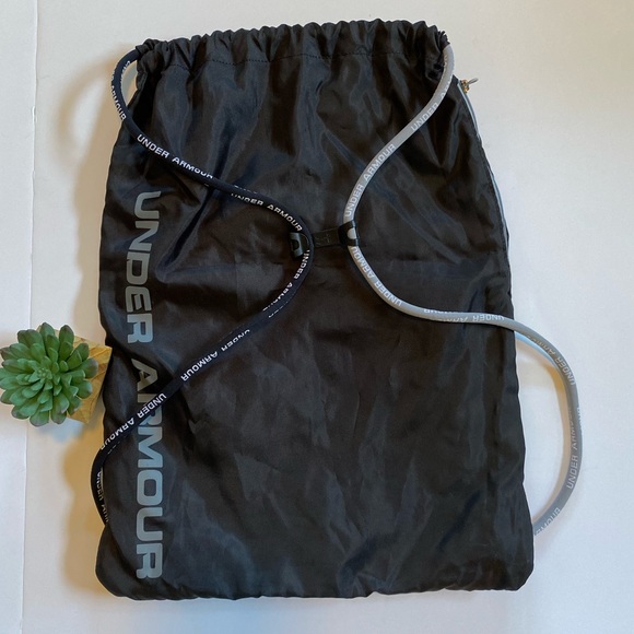 Under Armour Cinch Drawstring Backpack Gym Bag - Picture 3 of 8
